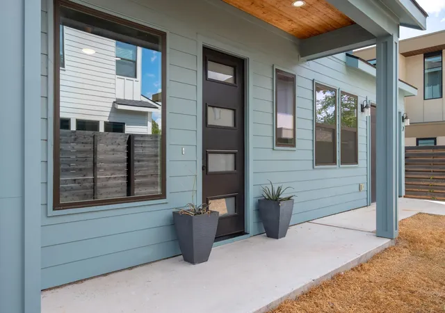 Photo 1 of Single family home for sale at 2907 Kuhlman Ave #2, Austin, TX 78702 | MLS# 5497895 | Listing updated on 2026-10-04