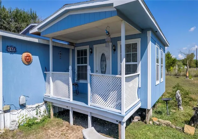 Photo 3 of Manufactured home for sale at 110 Belinda Ln, Kyle, TX 78640 | MLS# 3709291 | Listing updated on 2026-10-04