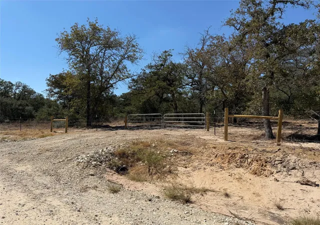 Photo 1 of Land for sale at 320 Daisy Hvn Ln, Seguin, TX 78155 | MLS# 3581725 | Listing updated on 2026-10-03