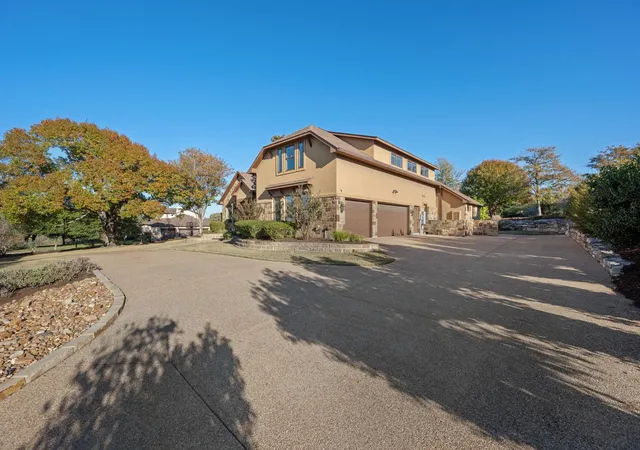 Photo 2 of Single family home for sale at 204 Overlook Ct, Georgetown, TX 78628 | MLS# 3395152 | Listing updated on 2026-10-04