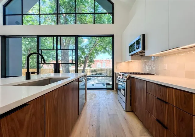 Photo 2 of Single family home for sale at 2604 Oaklawn Ave #2, Austin, TX 78722 | MLS# 5616615 | Listing updated on 2026-10-11