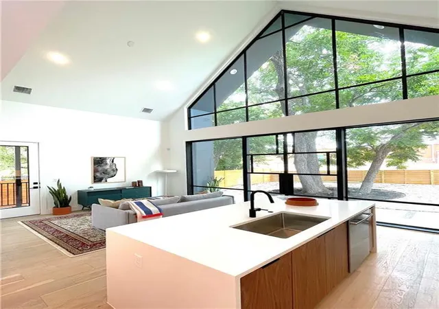 Photo 4 of Single family home for sale at 2604 Oaklawn Ave #2, Austin, TX 78722 | MLS# 5616615 | Listing updated on 2026-10-11