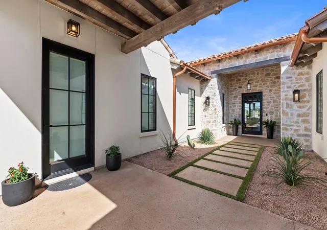 Single family home for sale at 100 Encantada, Horseshoe Bay, TX 78657 | MLS# 1876969