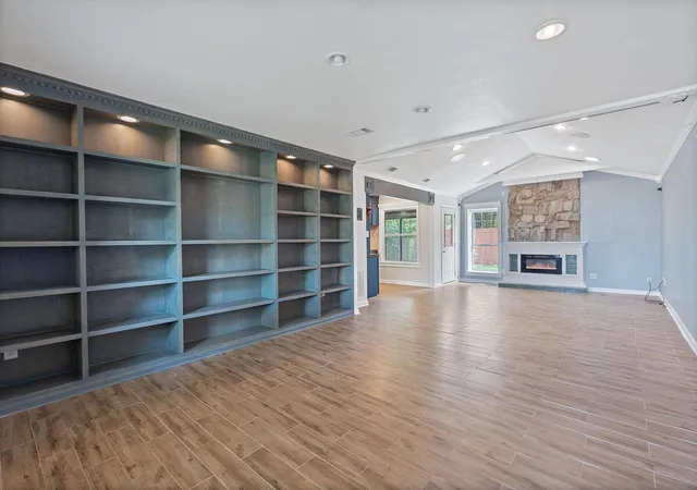 Photo 3 of Single family home for sale at 1515 Mearns Meadow Blvd, Austin, TX 78758 | MLS# 8300733 | Listing updated on 2026-10-08