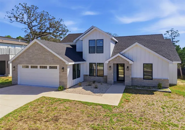Photo 2 of Single family home for sale at 208 Ulupau Cir, Bastrop, TX 78602 | MLS# 1977791 | Listing updated on 2026-10-12
