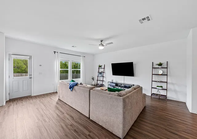 Photo 3 of Single family home for sale at 2204 Nightview Dr, Pflugerville, TX 78660 | MLS# 6458152 | Listing updated on 2026-10-07