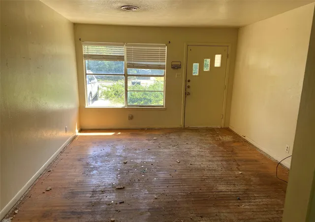 Photo 2 of Single family home for sale at 1303 Connell Dr, Killeen, TX 76543 | MLS# 4835827 | Listing updated on 2026-10-17
