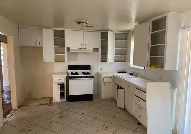 Photo 3 of Single family home for sale at 1303 Connell Dr, Killeen, TX 76543 | MLS# 4835827 | Listing updated on 2026-10-17