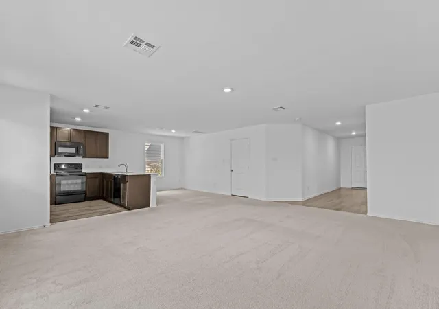 Photo 4 of Single family home for sale at 113 Texas Angel Way, Jarrell, TX 76537 | MLS# 3193672 | Listing updated on 2026-10-08