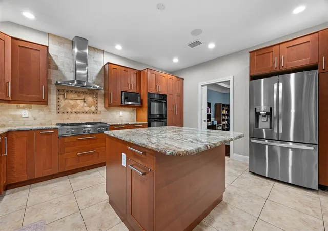 Photo 3 of Single family home for sale at 10405 Lockerbie Dr, Austin, TX 78750 | MLS# 5272555 | Listing updated on 2026-10-24