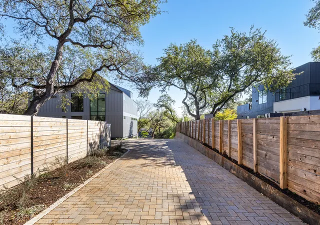 Photo 4 of Single family home for sale at 1603 Chelsea Ln #1, Austin, TX 78704 | MLS# 9373446 | Listing updated on 2026-10-06