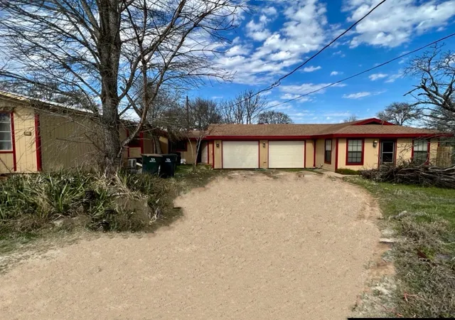 Photo 1 of Sale Pending at 10208 Thomaswood Ln, Austin, TX 78736 | MLS# 2404257 | Listing updated on 2026-10-06