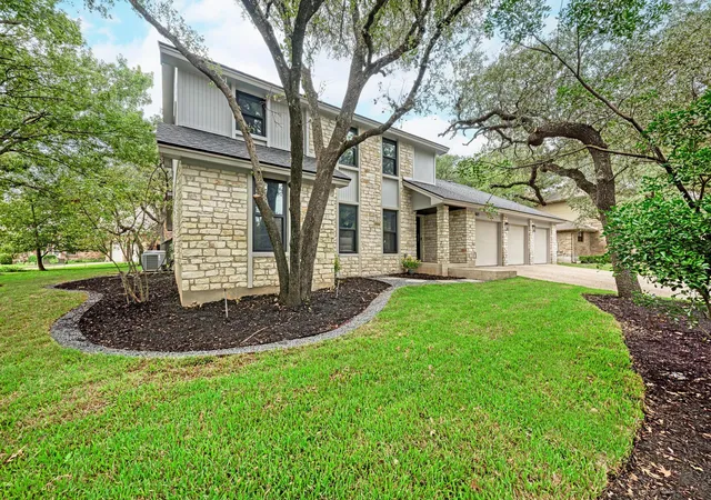 Photo 2 of Single family home for sale at 9401 Topridge Dr, Austin, TX 78750 | MLS# 7656682 | Listing updated on 2026-10-28