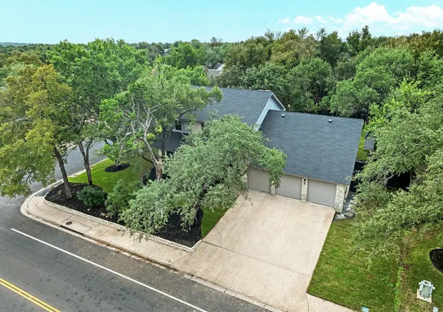 Photo 3 of Single family home for sale at 9401 Topridge Dr, Austin, TX 78750 | MLS# 7656682 | Listing updated on 2026-10-28