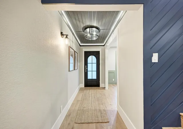 Photo 3 of Single family home for sale at 9401 Topridge Dr, Austin, TX 78750 | MLS# 7656682 | Listing updated on 2026-10-28