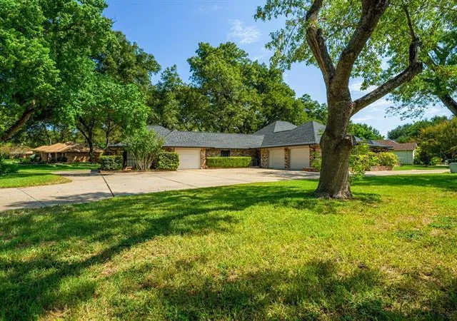 Photo 3 of Single family home for sale at 279 Quail St, Meadowlakes, TX 78654 | MLS# 8643110 | Listing updated on 2026-10-06