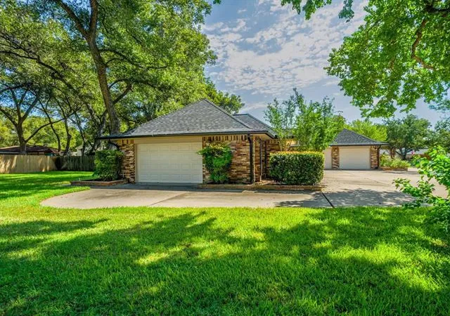 Photo 3 of Single family home for sale at 279 Quail St, Meadowlakes, TX 78654 | MLS# 8643110 | Listing updated on 2026-10-06