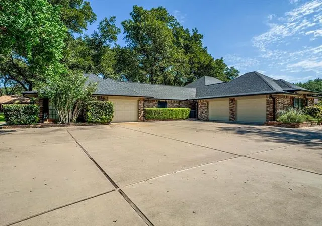 Photo 4 of Single family home for sale at 279 Quail St, Meadowlakes, TX 78654 | MLS# 8643110 | Listing updated on 2026-10-06