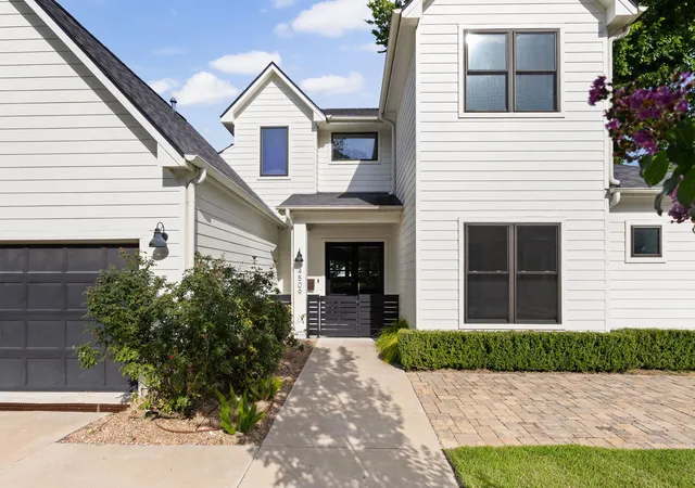 Photo 2 of Single family home for sale at 4509 Finley Dr, Austin, TX 78731 | MLS# 8682895 | Listing updated on 2026-10-08