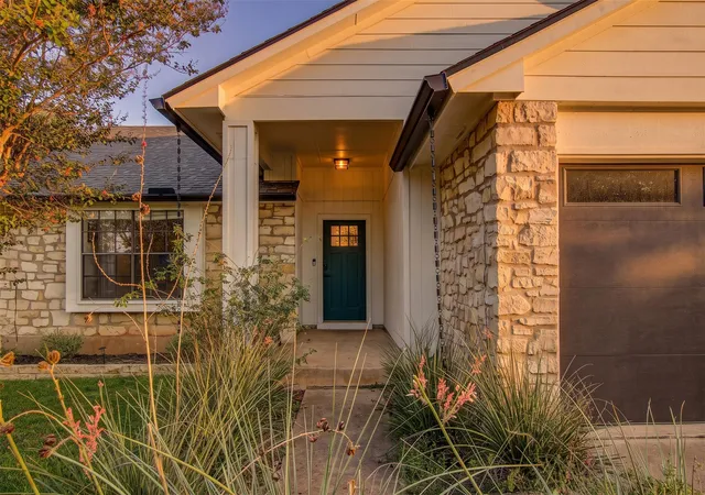 Photo 4 of Single family home for sale at 9706 Woodshire Dr, Austin, TX 78748 | MLS# 9598854 | Listing updated on 2026-10-10