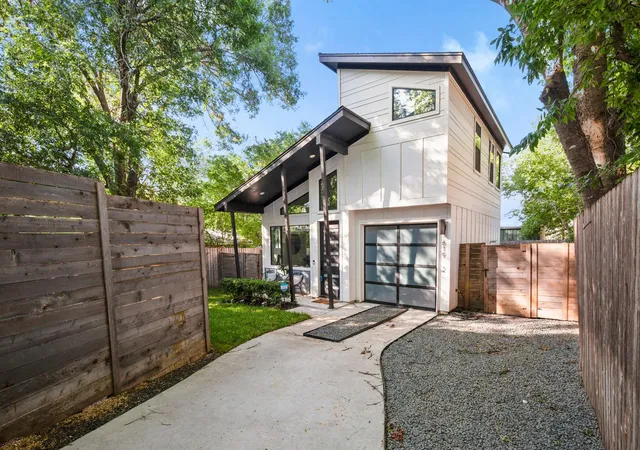Photo 3 of Single family home for sale at 619 Hammack Dr #2, Austin, TX 78752 | MLS# 7850200 | Listing updated on 2026-10-06