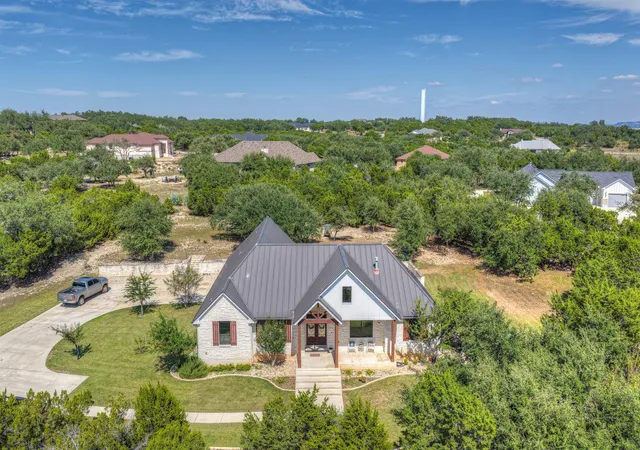Photo 1 of Single family home for sale at 211 Cielo Vis, Canyon Lake, TX 78133 | MLS# 7550299 | Listing updated on 2026-10-12