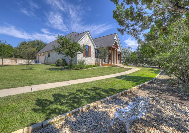 Photo 3 of Single family home for sale at 211 Cielo Vis, Canyon Lake, TX 78133 | MLS# 7550299 | Listing updated on 2026-10-12