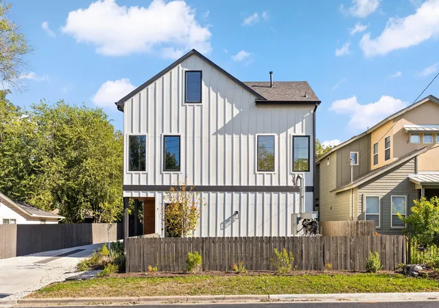 Photo 2 of Condo for sale at 1004 Romeria Dr #1, Austin, TX 78757 | MLS# 3435983 | Listing updated on 2026-10-28