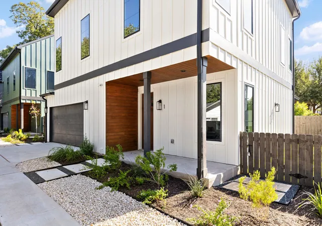 Photo 3 of Condo for sale at 1004 Romeria Dr #1, Austin, TX 78757 | MLS# 3435983 | Listing updated on 2026-10-28