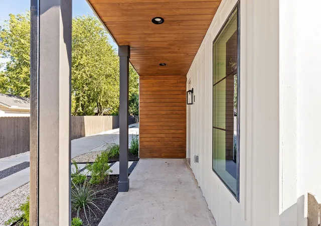 Photo 4 of Condo for sale at 1004 Romeria Dr #1, Austin, TX 78757 | MLS# 3435983 | Listing updated on 2026-10-28