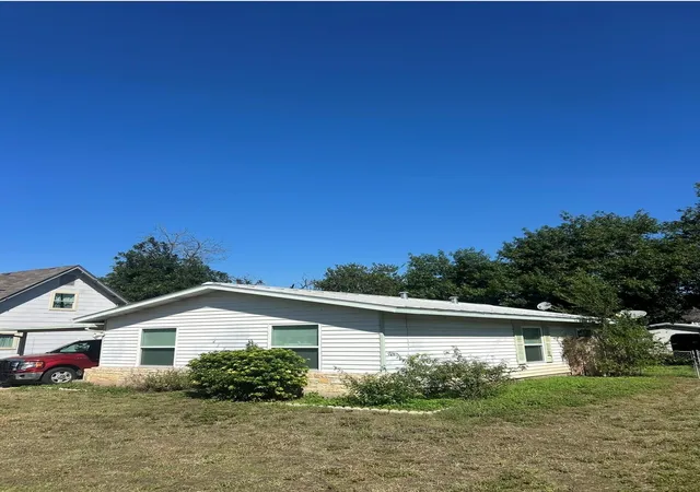 Photo 2 of Single family home for sale at 4127 Scarlet Oak Dr, San Antonio, TX 78220 | MLS# 8277023 | Listing updated on 2026-10-06