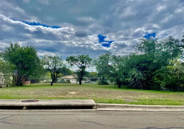 Land for sale at Lot 133 Broadmoor St, Meadowlakes, TX 78654 | MLS# 2135989