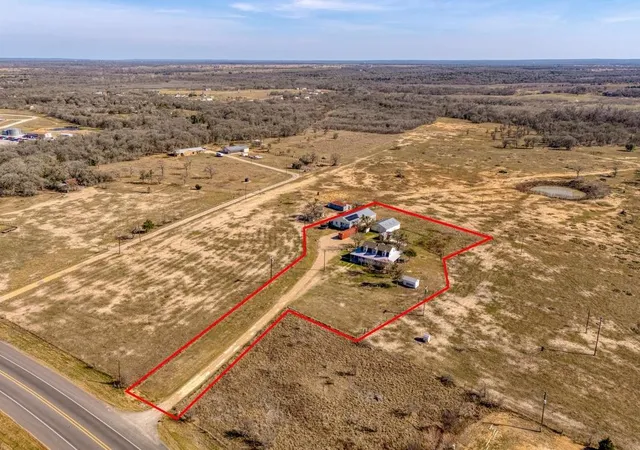 Photo 1 of Single family home for sale at 829 State Hwy 21 W, Cedar Creek, TX 78612 | MLS# 6876036 | Listing updated on 2026-10-08