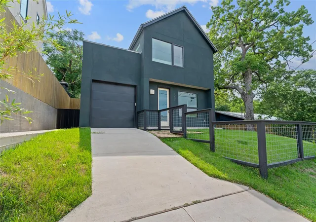 Photo 1 of Single family home for sale at 1202 Greenwood Ave, Austin, TX 78721 | MLS# 8014748 | Listing updated on 2026-10-26