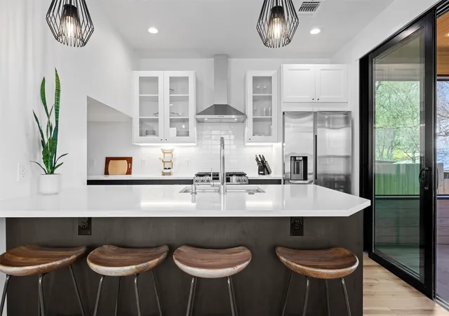 Photo 2 of Single family home for sale at 1202 Greenwood Ave, Austin, TX 78721 | MLS# 8014748 | Listing updated on 2026-10-26