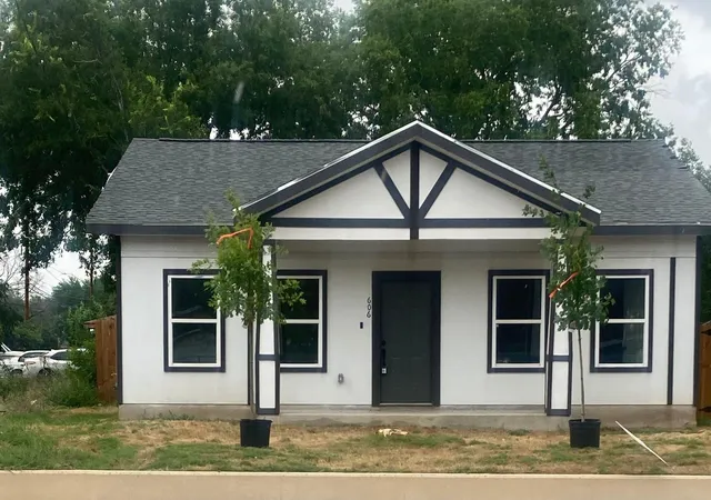 Photo 1 of Single family home for sale at 606 Pecan Valley Dr, San Antonio, TX 78220 | MLS# 9937828 | Listing updated on 2026-10-12