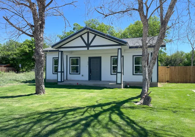 Photo 2 of Single family home for sale at 606 Pecan Valley Dr, San Antonio, TX 78220 | MLS# 9937828 | Listing updated on 2026-10-12