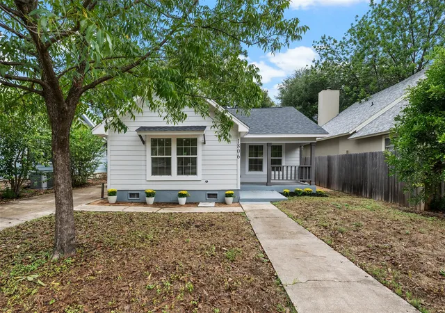 Single family home for sale at 1806 Mohle Dr, Austin, TX 78703 | MLS# 2202504