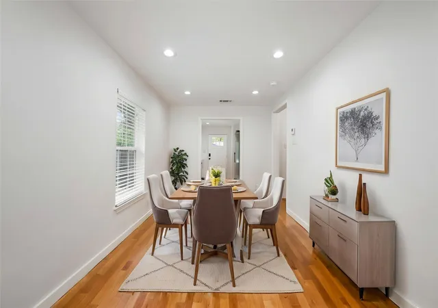 Photo 3 of Single family home for sale at 1806 Mohle Dr, Austin, TX 78703 | MLS# 2202504 | Listing updated on 2026-10-06