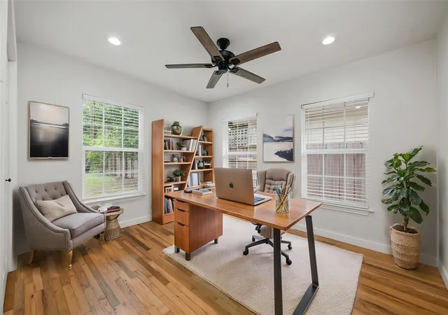 Photo 4 of Single family home for sale at 1806 Mohle Dr, Austin, TX 78703 | MLS# 2202504 | Listing updated on 2026-10-06