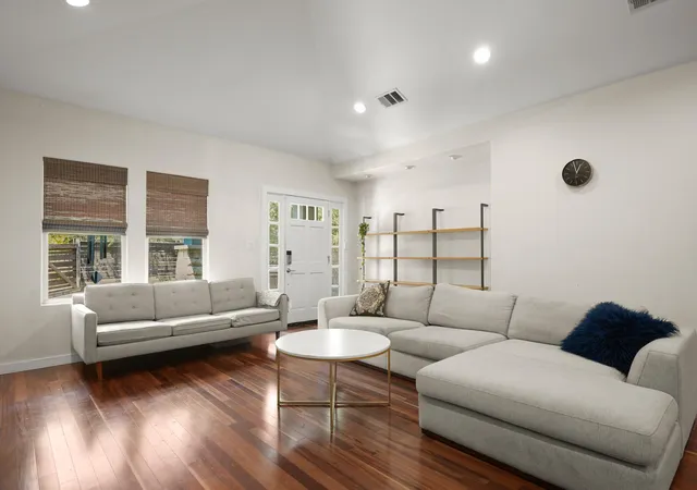 Photo 3 of Single family home for sale at 2501 Del Curto Rd, Austin, TX 78704 | MLS# 5351851 | Listing updated on 2026-10-07