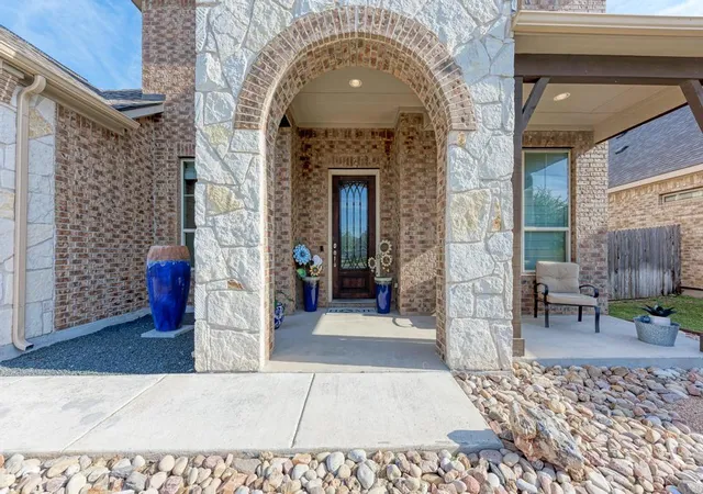 Photo 3 of Single family home for sale at 518 Rosedale Blvd, Georgetown, TX 78628 | MLS# 2083729 | Listing updated on 2026-10-23