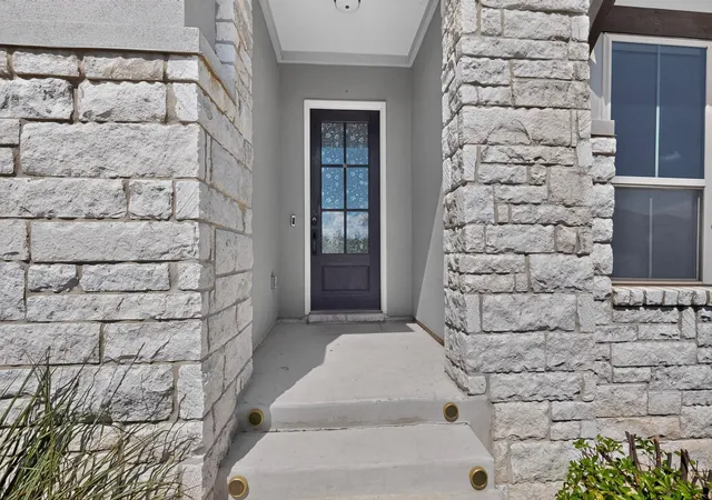 Photo 4 of Single family home for sale at 305 Palatino Bnd, Liberty Hill, TX 78642 | MLS# 2662922 | Listing updated on 2026-10-08