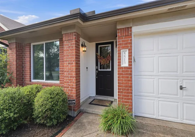 Photo 2 of Single family home for sale at 5513 Kayview Dr, Austin, TX 78749 | MLS# 2195095 | Listing updated on 2026-10-08