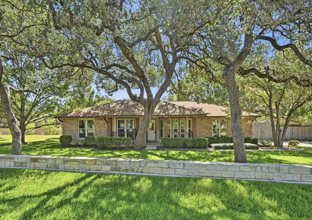 Single family home for sale at 810 Pine Siskin Dr, Buda, TX 78610 | MLS# 2227219 | Listing updated on 2026-10-10