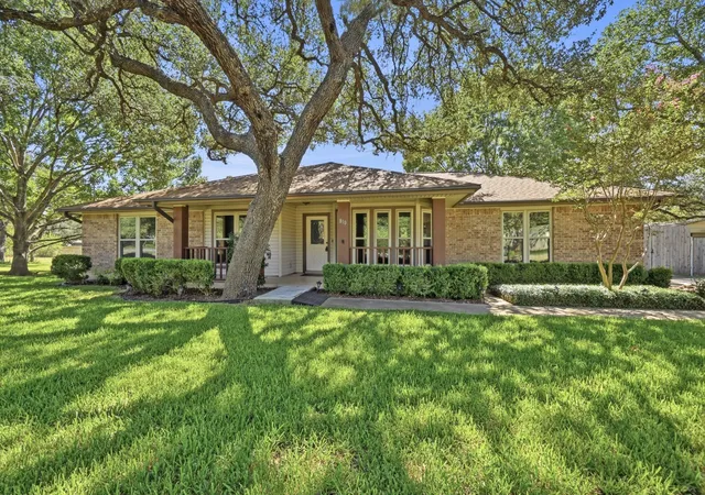 Photo 1 of Single family home for sale at 810 Pine Siskin Dr, Buda, TX 78610 | MLS# 2227219 | Listing updated on 2026-10-10