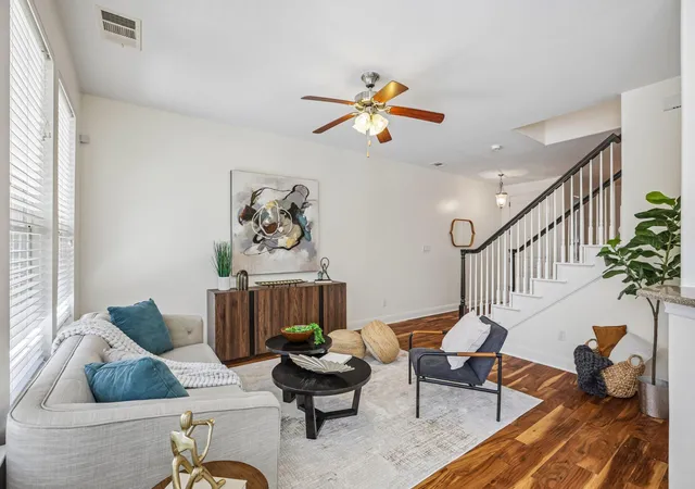 Listing Photo 5 - Condo for sale in building located at 15319 Gln Heather Dr, Lakeway, TX 78734 - Unit #903