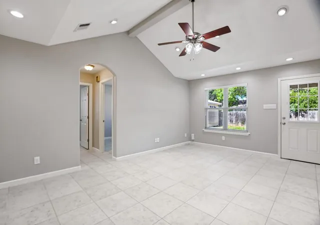 Photo 4 of Single family home for sale at 1004 Green Meadow Dr, Round Rock, TX 78664 | MLS# 3116060 | Listing updated on 2026-10-09