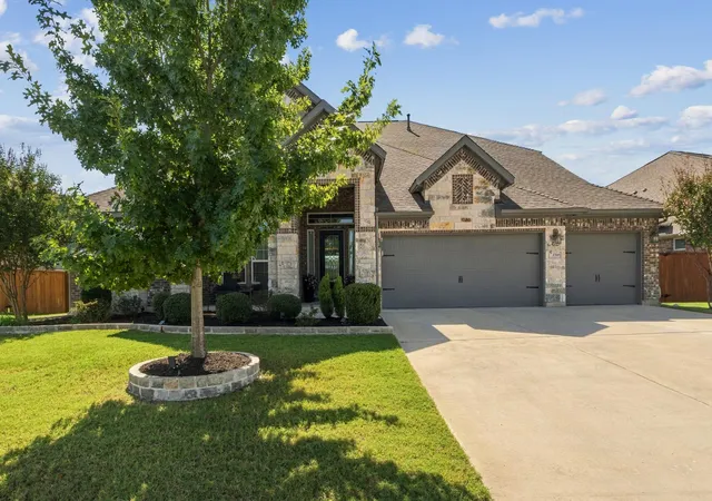 Photo 1 of Single family home for sale at 2316 Airport Dr, Leander, TX 78641 | MLS# 7599940 | Listing updated on 2026-10-08