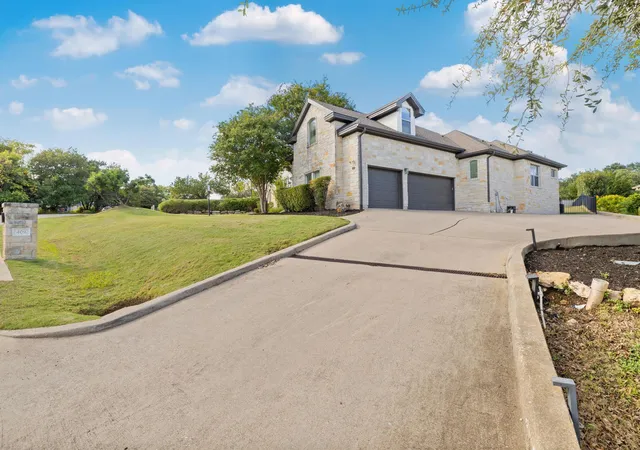 Photo 2 of Single family home for sale at 409 New Lido Dr, Lakeway, TX 78734 | MLS# 3545093 | Listing updated on 2026-10-07